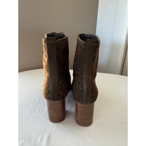 Coconuts by Matisse Clarissa Zipper Heeled Booties - Wildly Stylish - 9M - Picture 4 of 7